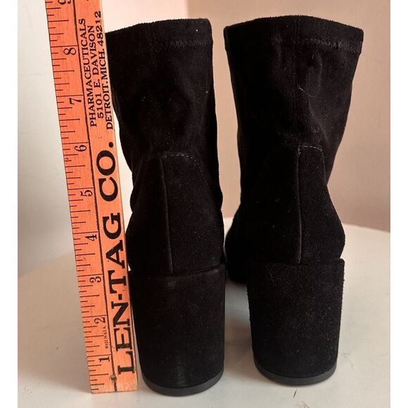 NWOB Valdini Riana Black Suede Chelsea Ankle Booties women’s size 7 Whimsigoth - Picture 6 of 12